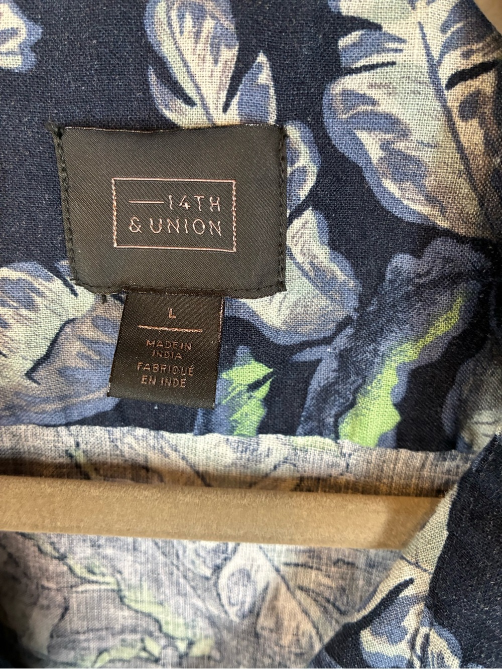 14th & Union Men’s Size Large Navy Short-Sleeve Tropical Leaf Button-Down Shirt - Picture 3 of 5